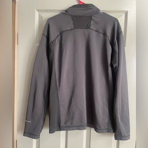North Face men’s lightweight zip up jacket